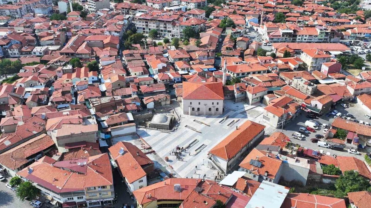 Kula'nın tarihi çarşısına yeni nefes: modern meydan