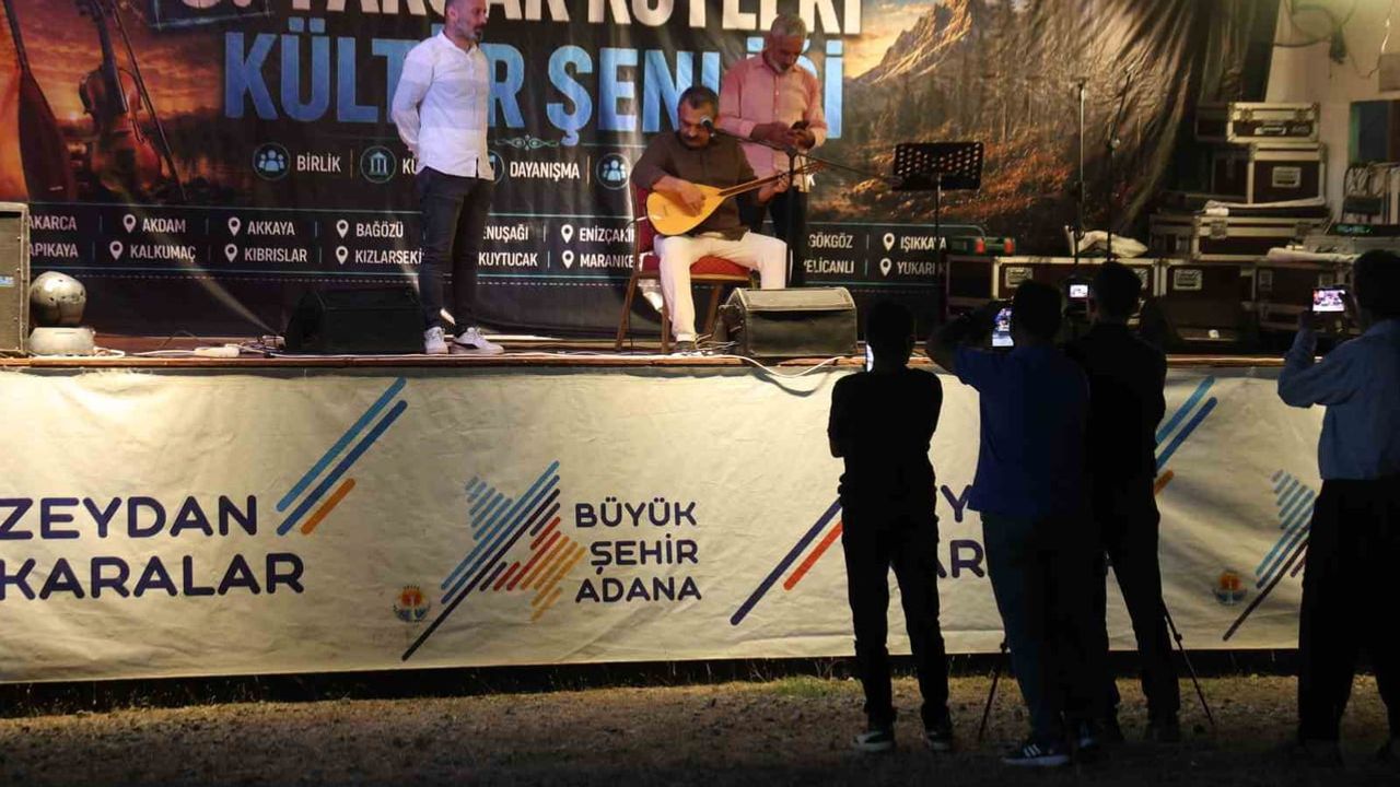 Kültür, türkü ve dayanışma: Farsak'ta 17 mahalle aynı sahnede