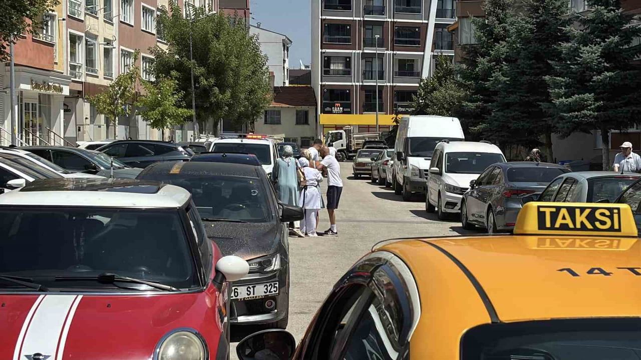 Kurabiye imalathanesinde makine kazası: Bolu'da genç işçinin eli bileğinden koptu