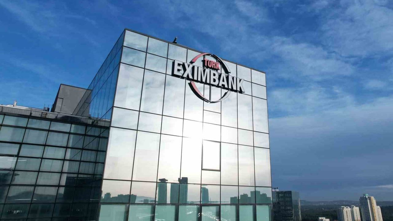 Küresel kaynakla güçlenen ihracat: Türk Eximbank 32 milyar dolarlık destek sağladı