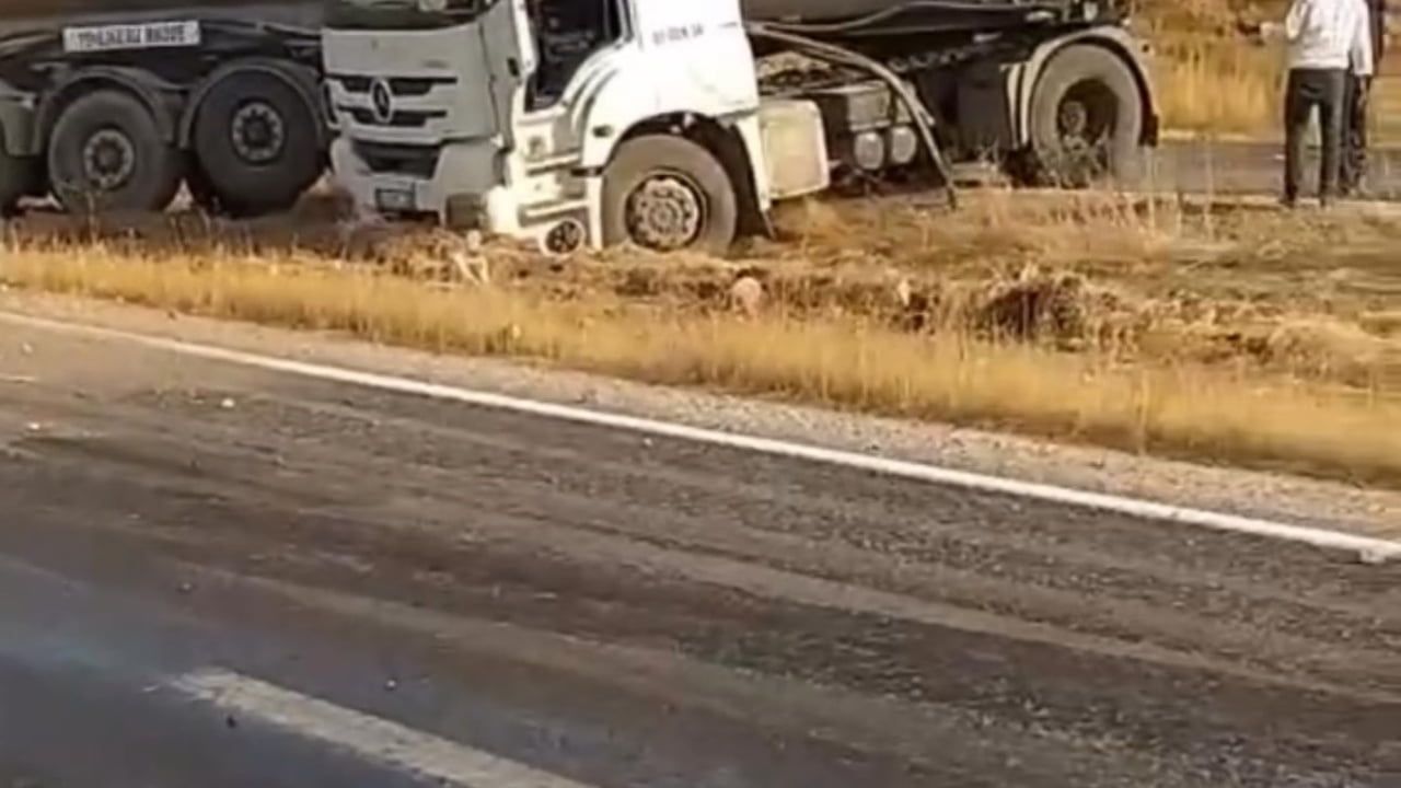 Kurtalan-Gökdoğan mevkiinde kontrolden çıkan tır kaza yaptı