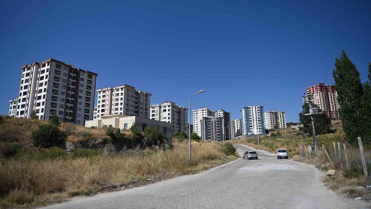 Kuşadası'nda ev tartışması kanlı bitti: anne ve iki çocuğu bıçaklandı