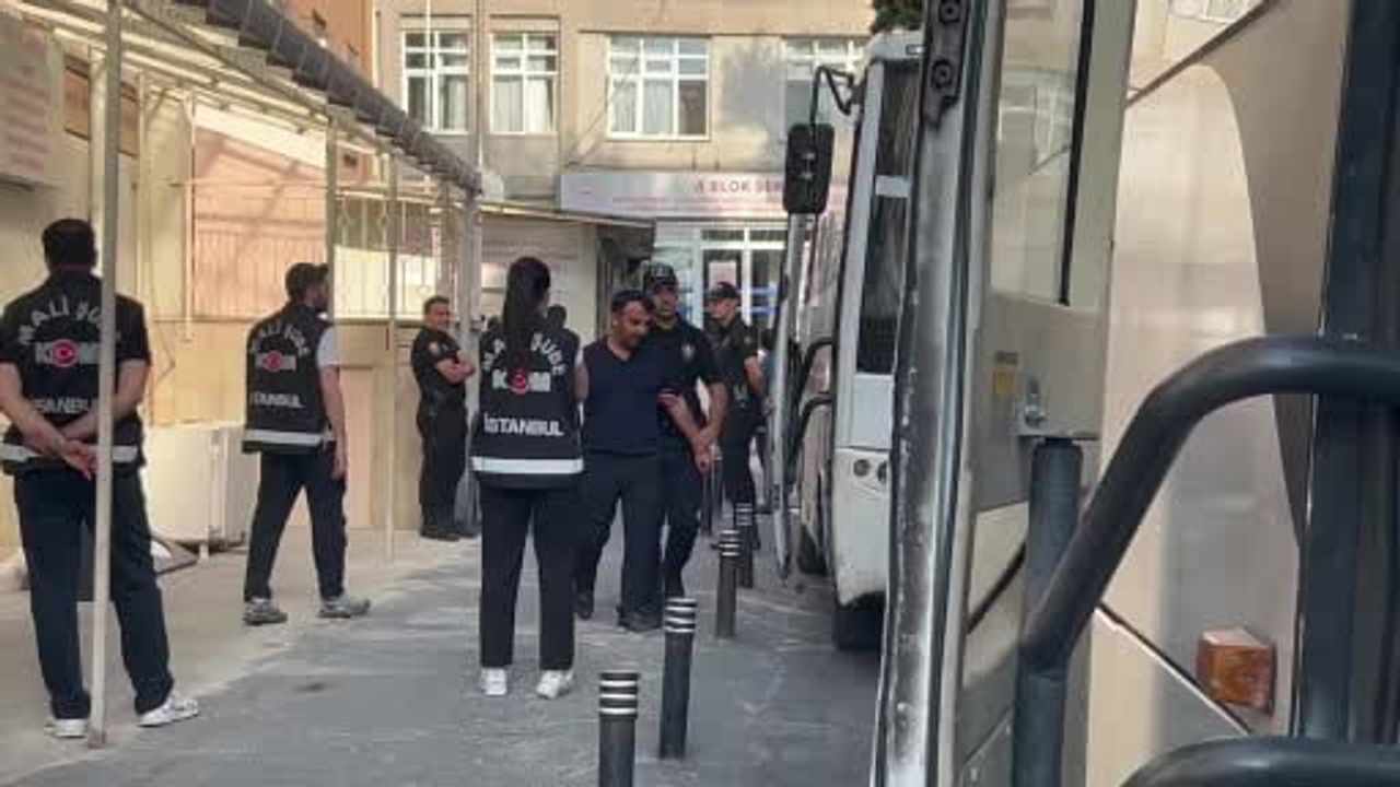 Kuşadası soruşturmasında 15 şüpheli sağlık kontrolü sonrası adliyeye sevk edildi