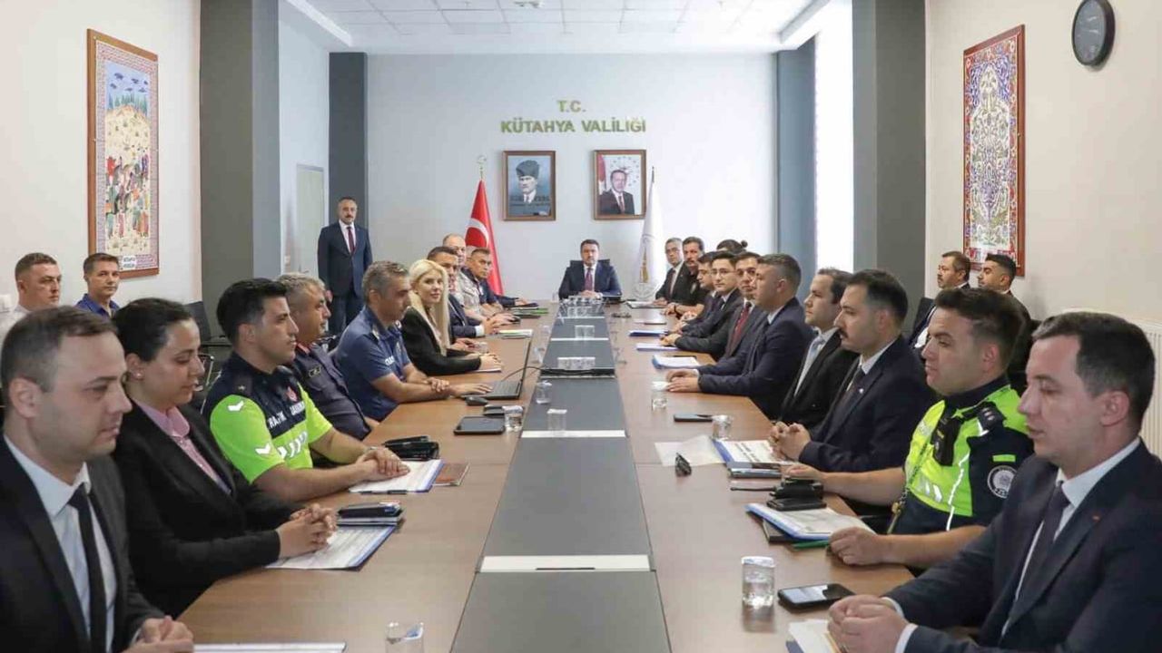 Kütahya'da huzur için tavizsiz güvenlik adımları: uyuşturucu, kaçakçılık ve trafik gündemde
