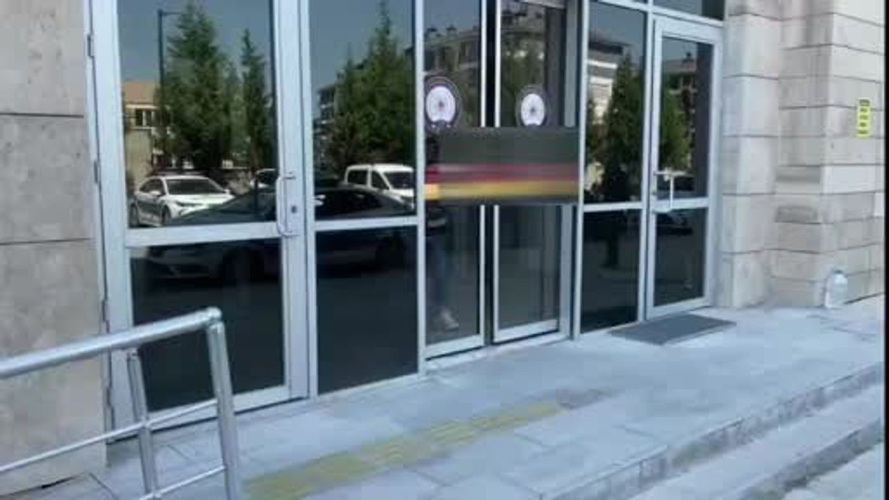 Kütahya'da organize operasyon: piyasaya sürülmek istenen 217 bin 600 lira sahte çıktı