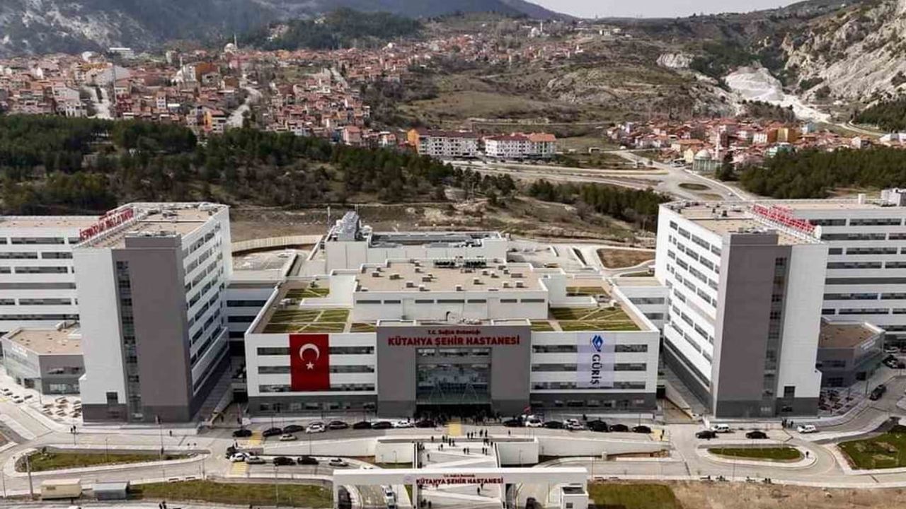 Kütahya'da solunum riski taşıyan hastaya epidural ile laparoskopik kanser cerrahisi