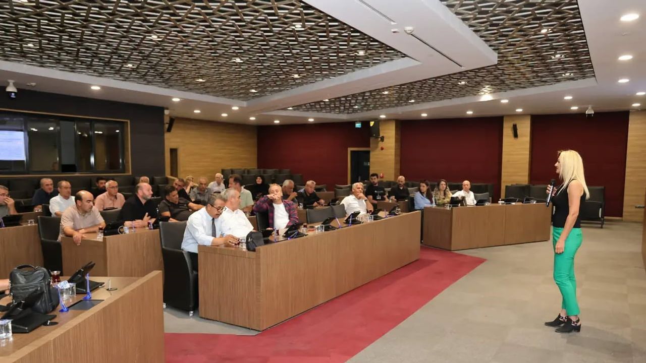 Kütahya muhtarları depozito yönetimiyle geri dönüşümü sahaya taşıyacak