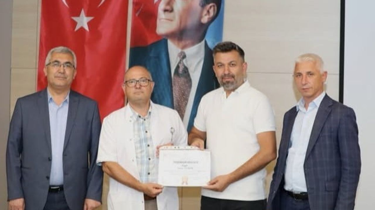 Kütahya Şehir Hastanesi'nden acil servisin emekçisine veda