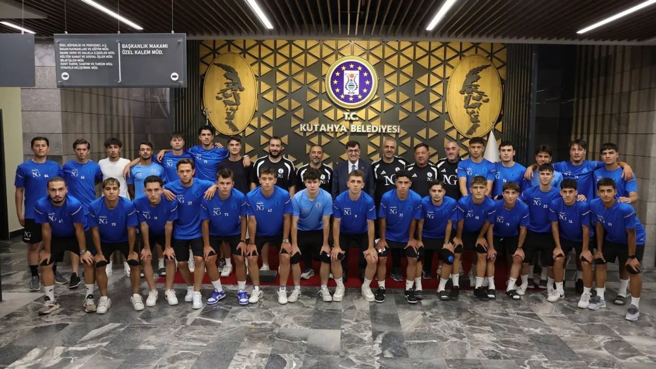Kütahyaspor altyapısına belediyeden moral ve yönlendirme desteği
