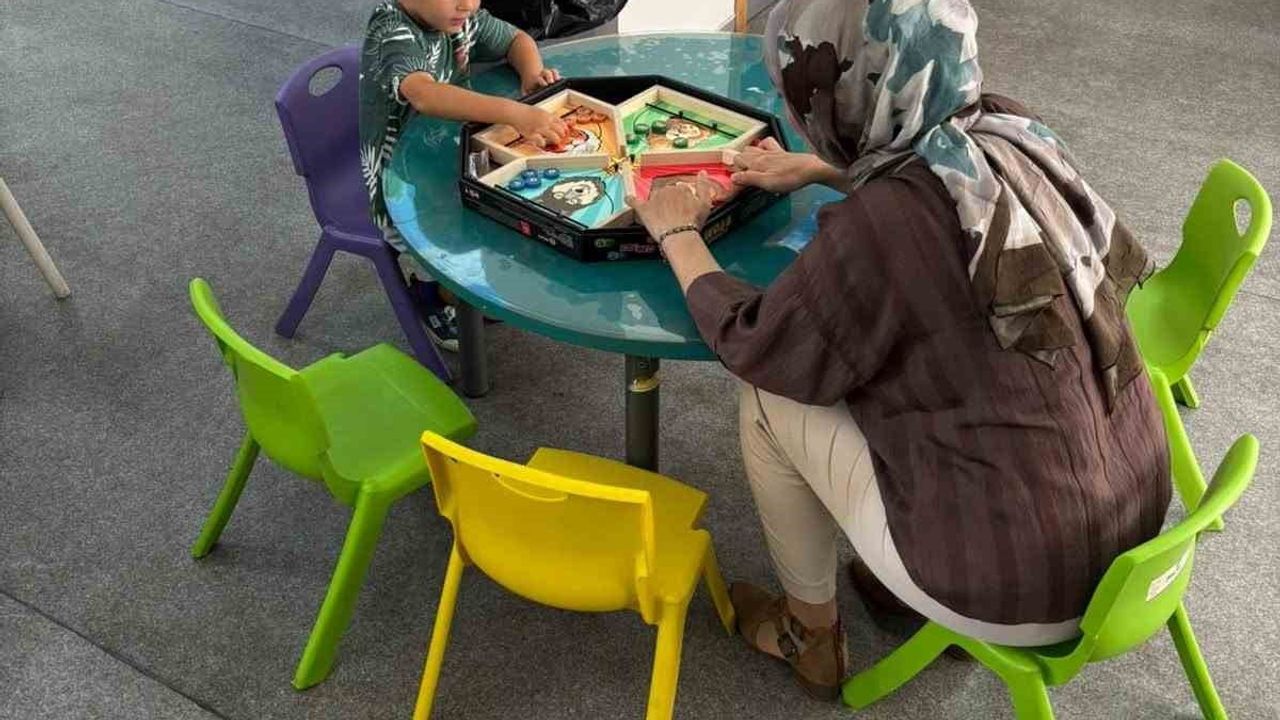Kütüphanede oyunla öğrenme: KÜYAP zekâ etkinliği çocukları buluşturdu