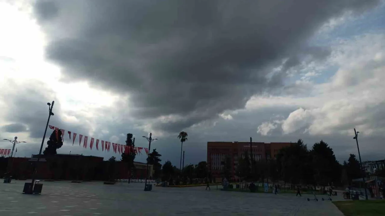 Kuvvetli yağış uyarısı: Samsun'da yarın için tedbir çağrısı