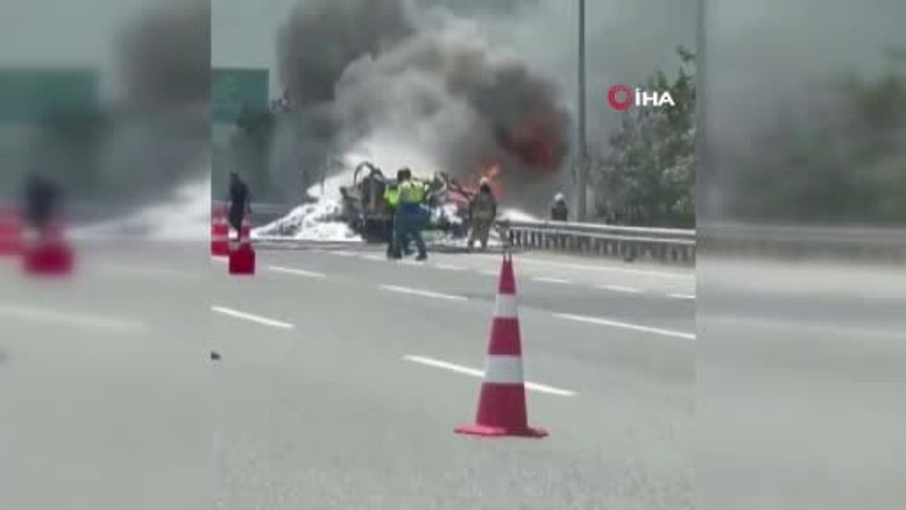Kuzey Marmara'da tır yangını, alevler tarım arazisine sıçradı