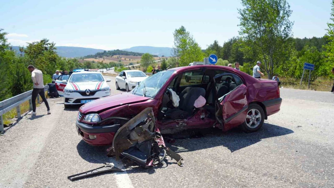 Kuzkayaka kavşağında trafik kazası: 1 ölü, 3 yaralı