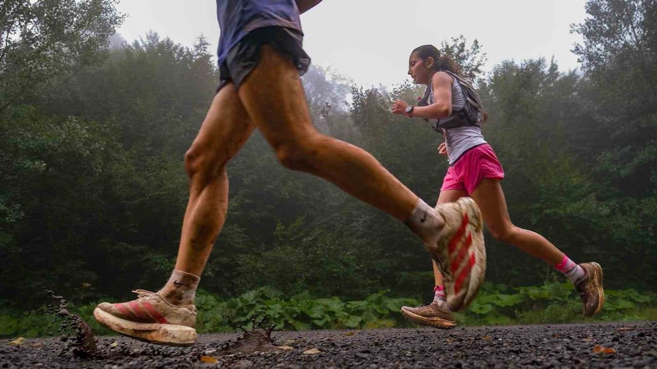 Kuzuyayla’da 905 sporcu doğa ve müzik eşliğinde zirve hedefledi