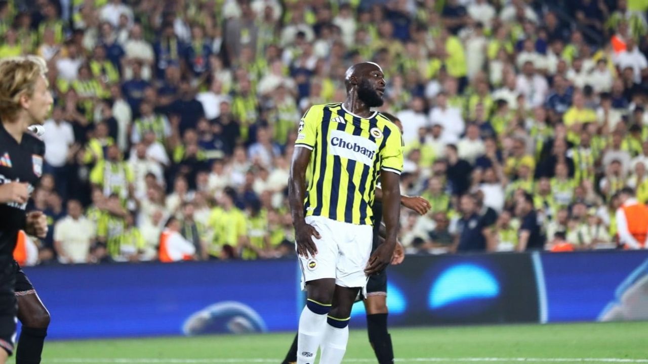 Lukaku Fenerbahçe formasıyla ilk kez Lyon karşısında