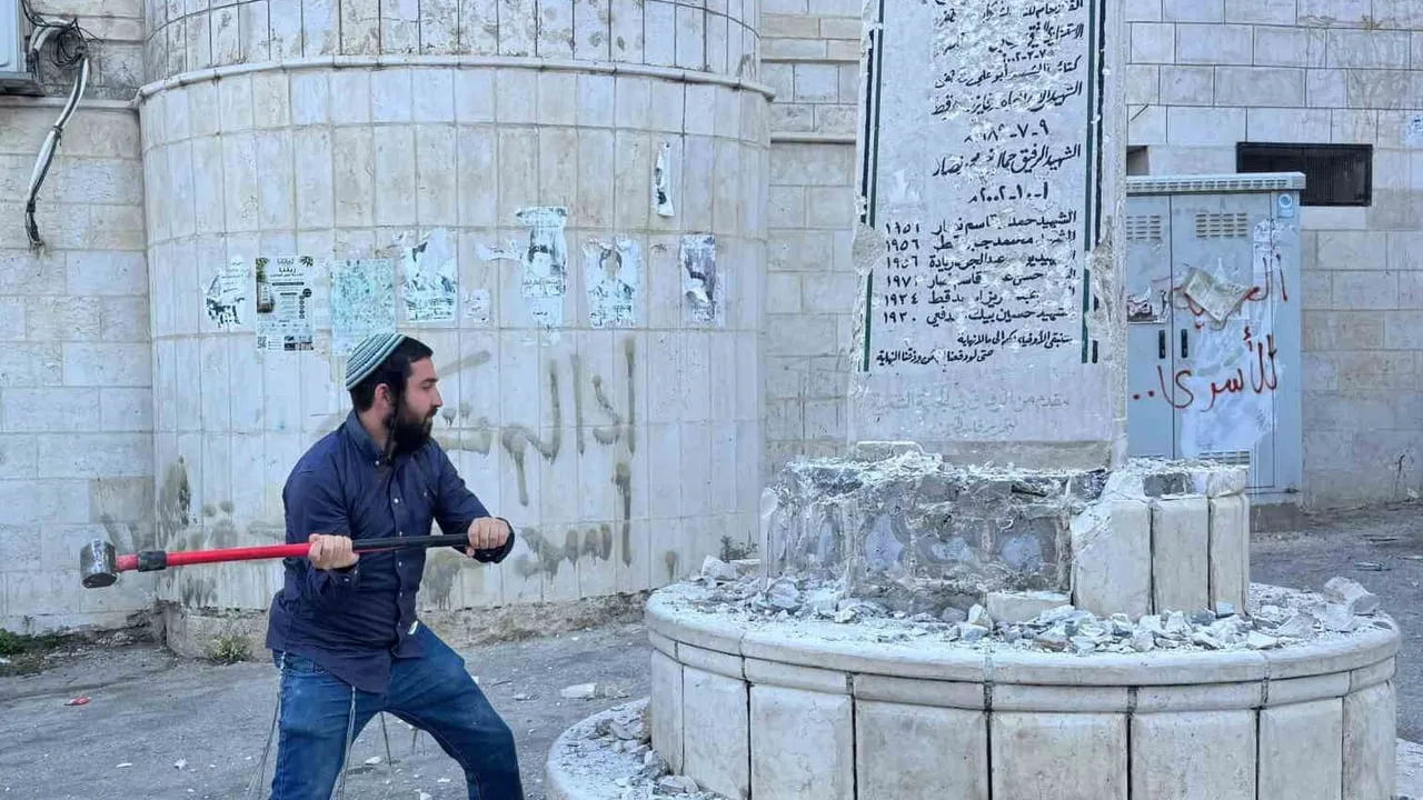 Madama'da asker koruması altında anıt yıkımı: milletvekili Zvi Sukkot eylemi