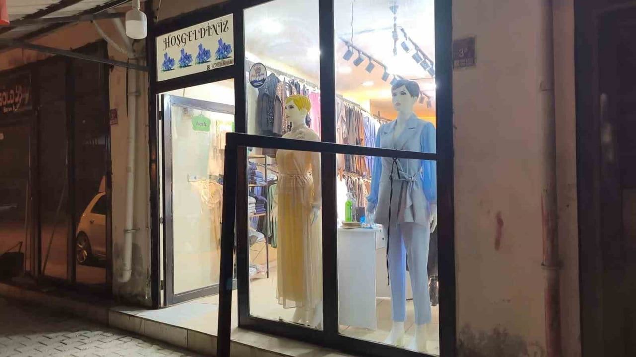 Mağazada oyalama taktiğiyle kasadan yalnızca bin lira çalındı