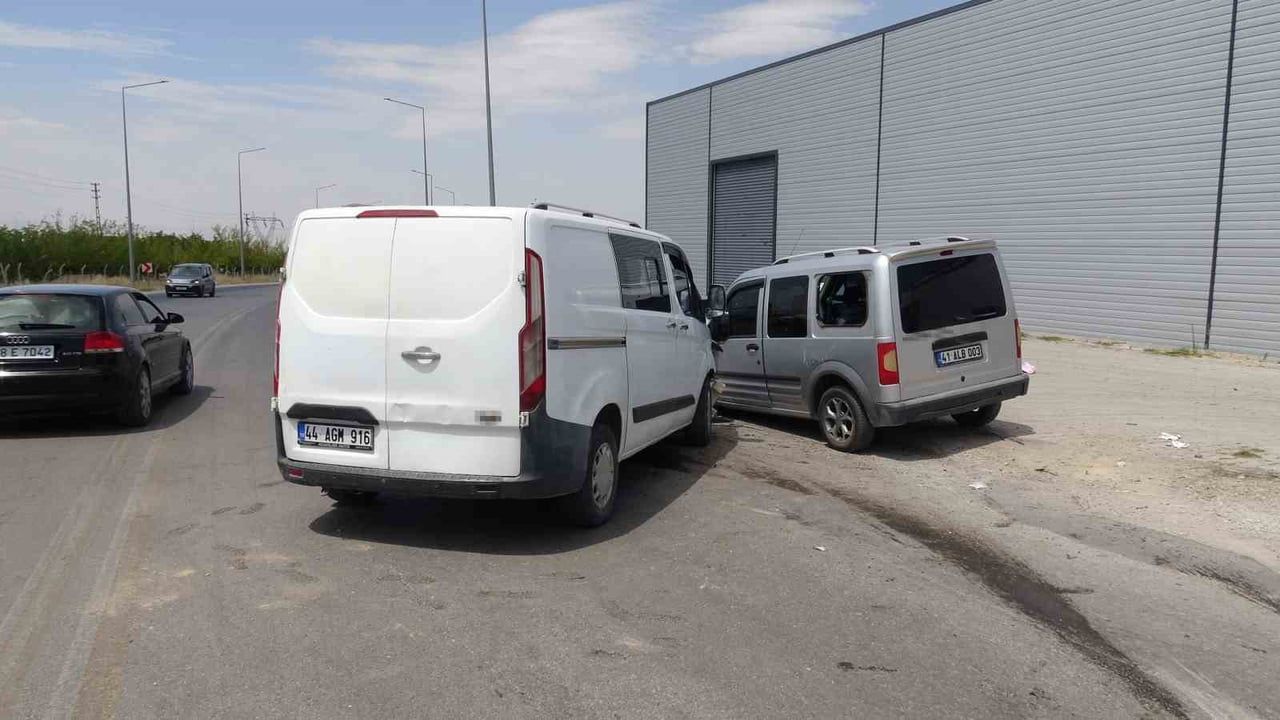 Malatya'da Dilek Yolu'ndaki çarpışmanın güvenlik kamerası görüntüleri ortaya çıktı
