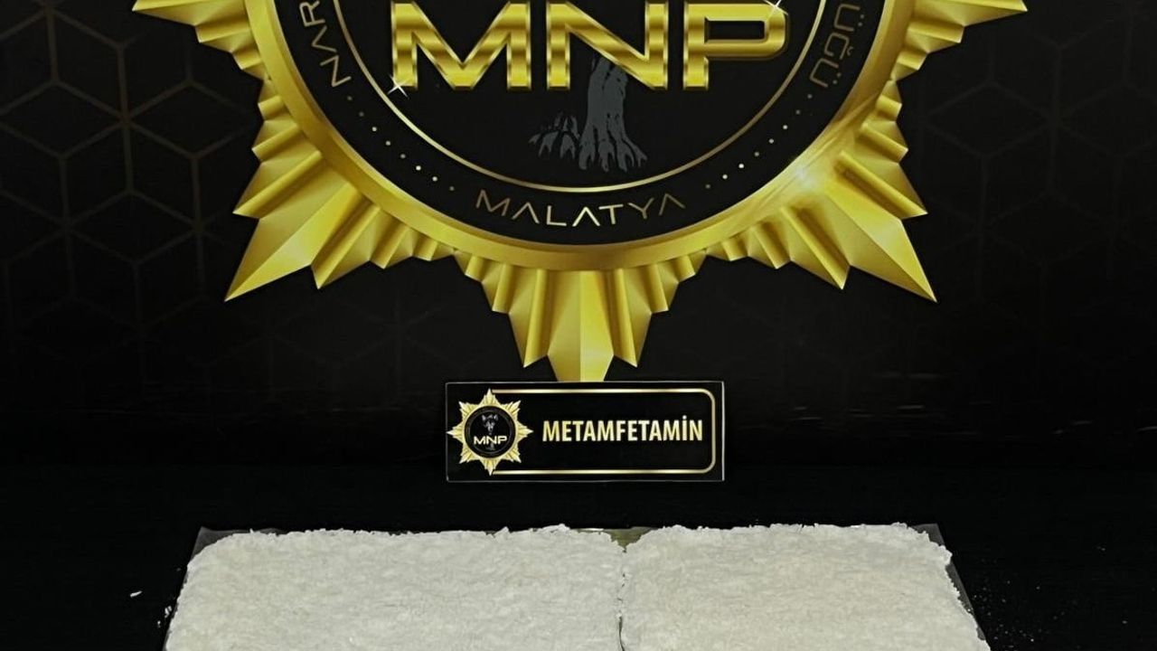 Malatya'da fiziki takiple düzenlenen operasyonda 900 gram metamfetamin ele geçirildi