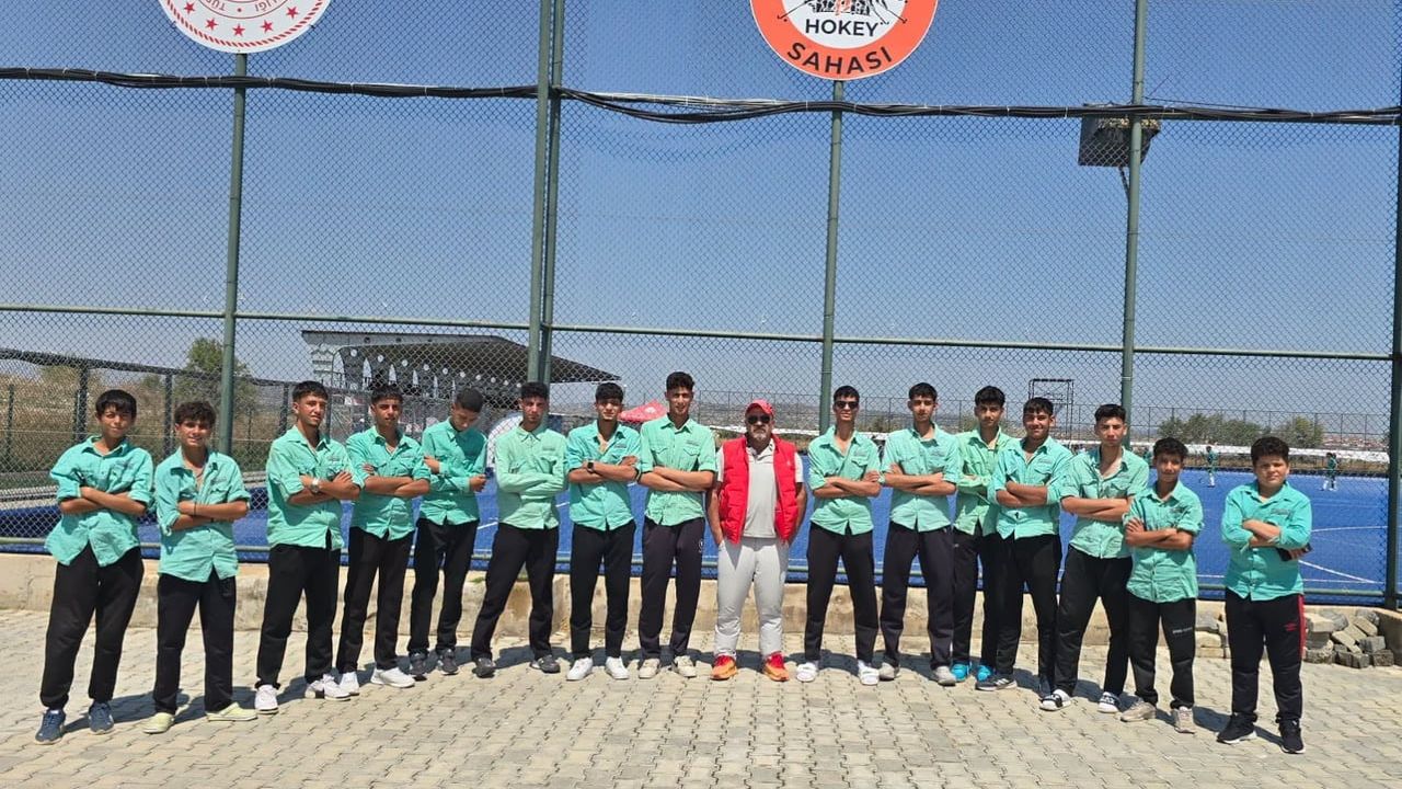Malatya hokey takımı u17'de dördüncü oldu, dört sporcu u18 kampına seçildi