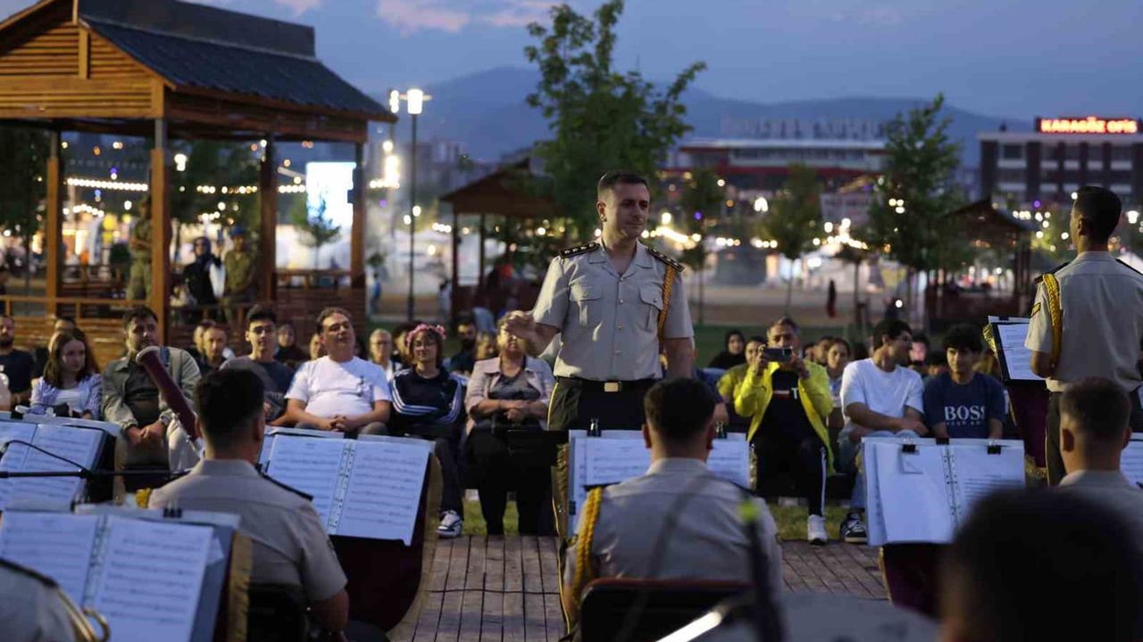 Malatya kültür yolu festivalinde son gün zanaat ve sahne etkinlikleriyle tamamlandı
