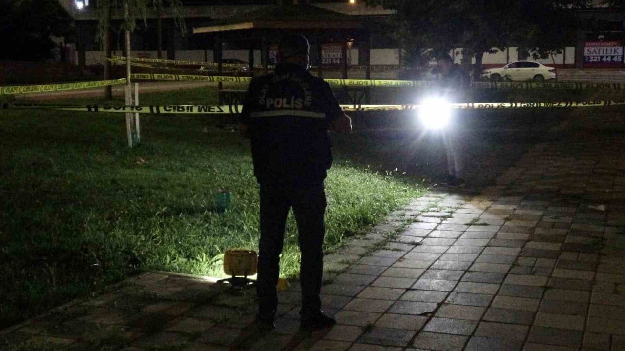 Malatya tecde mahallesi'nde parkta çıkan kavga: dört kişi yaralandı