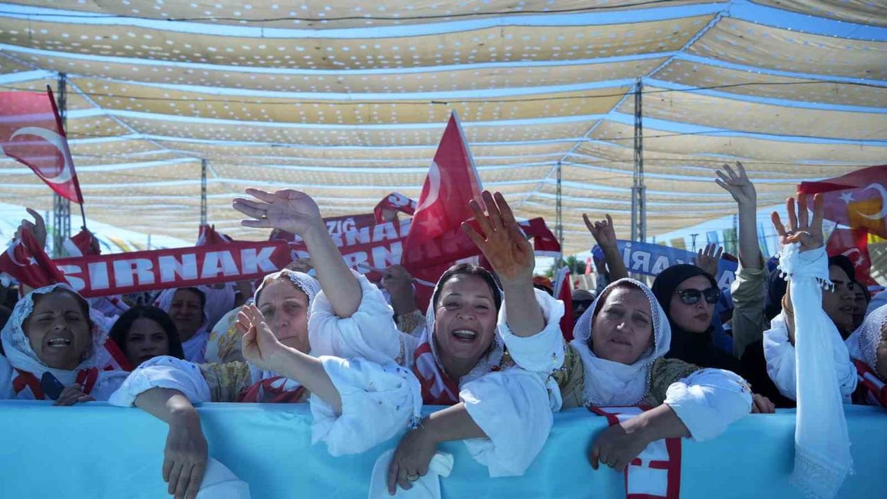 Malazgirt'te binlerce vatandaş cumhurbaşkanını bekliyor