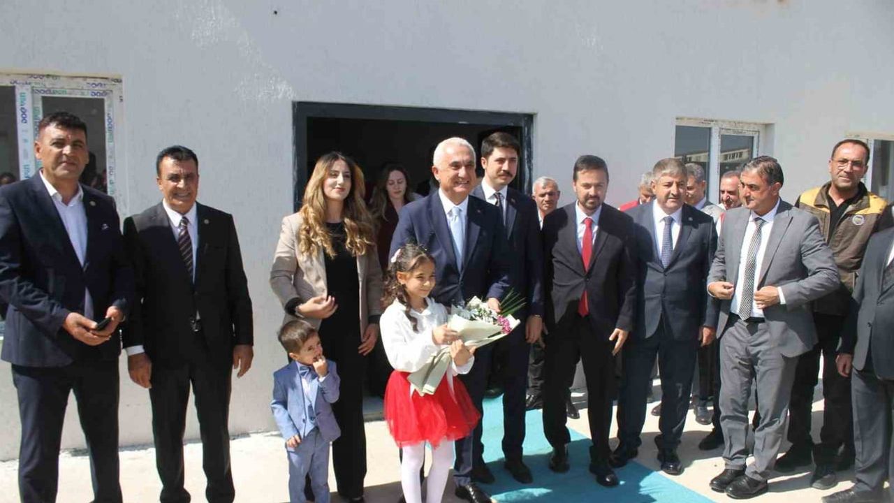 Malazgirt'te soğuk zincirli süt toplama merkezi hizmete girdi
