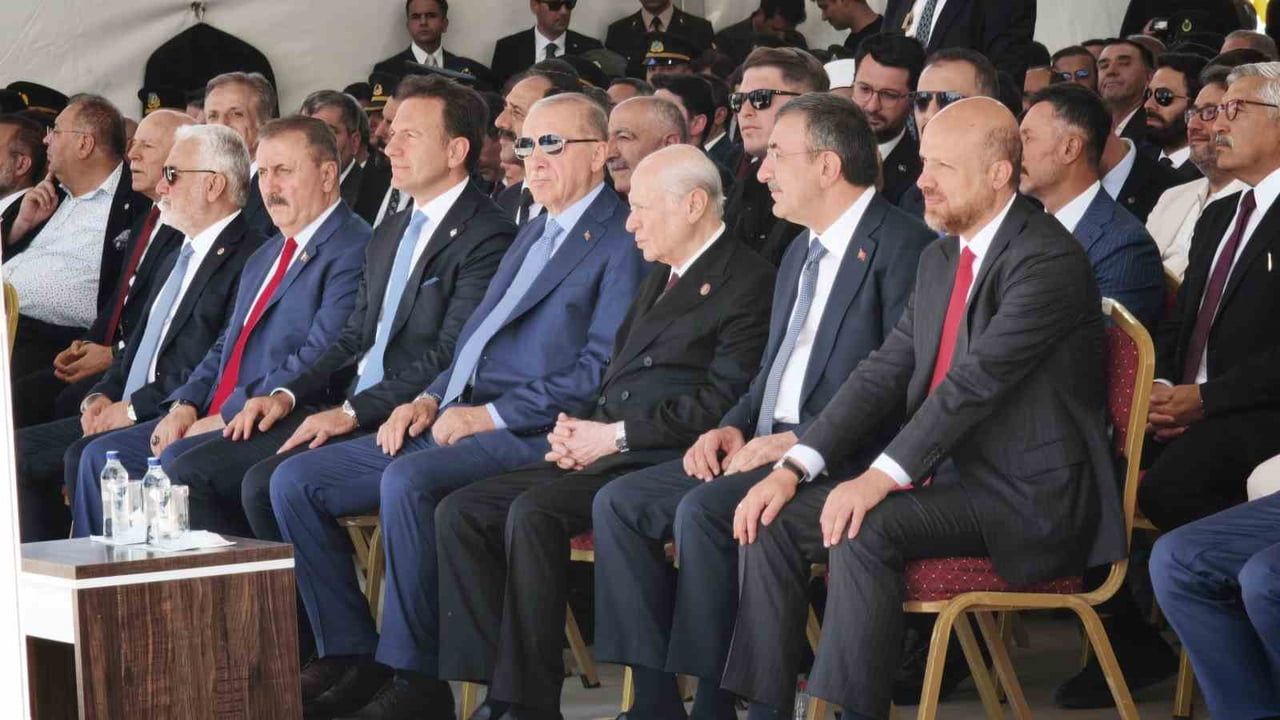 Malazgirt'te yeni dönem vurgusu: Türkiye yüzyılında geri dönmeyeceğiz