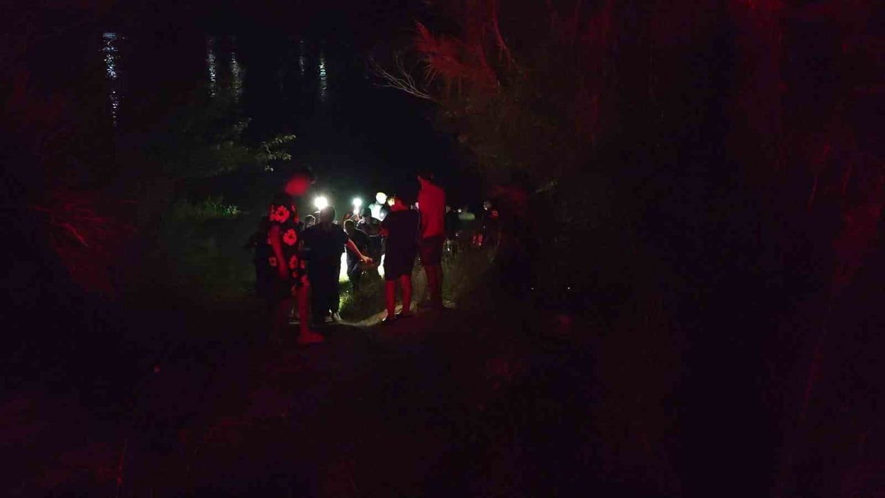 Manavgat şelalesi adacığında yükselen su 6 kişiyi mahsur bıraktı, ekipler kurtardı
