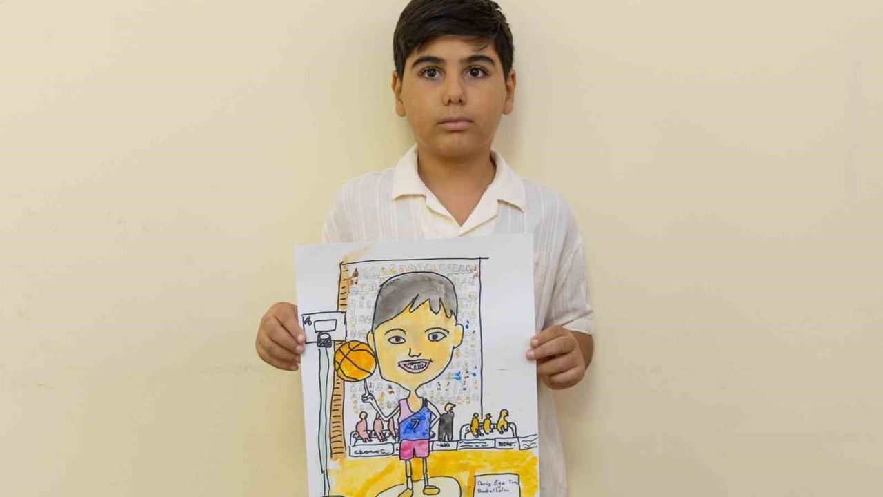 Manavgat’ta çocuklar karikatürle kendi dünyalarını çiziyor