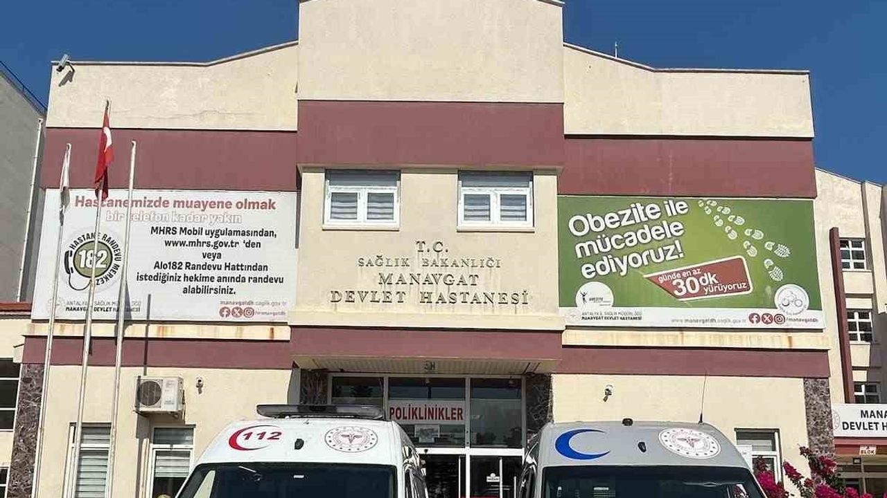 Manavgat'ta evde sağlık hizmetleri iki yeni ambulansla güçlendirildi