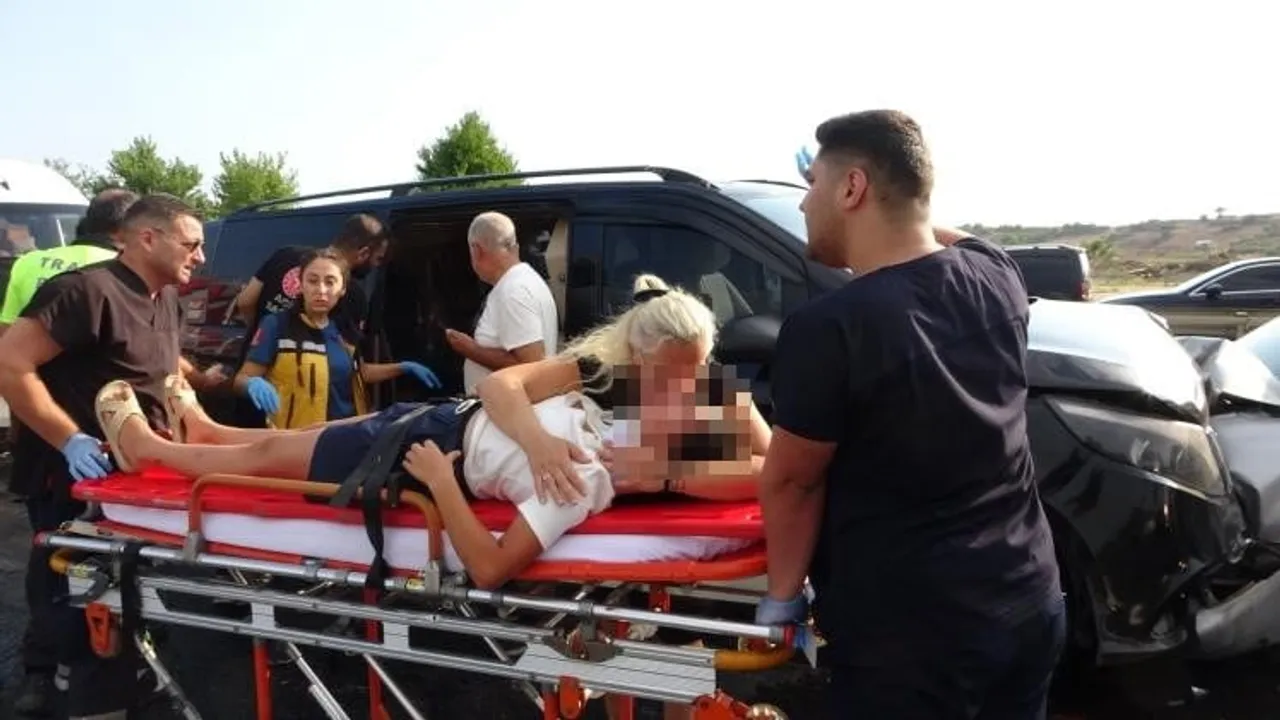 Manavgat'ta zincirleme kaza: 17 kişi yaralandı