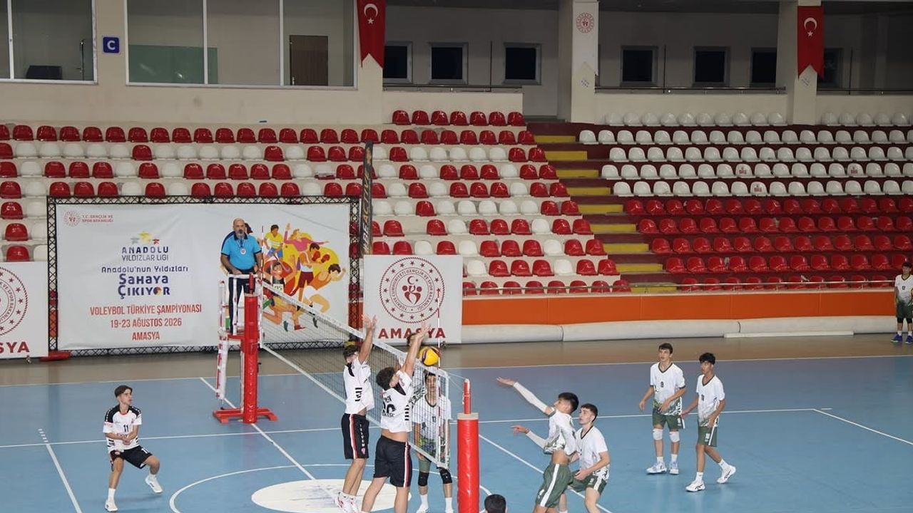 Manisa gençleri filede yükseldi: analig’de Türkiye ikinciliği kazandılar