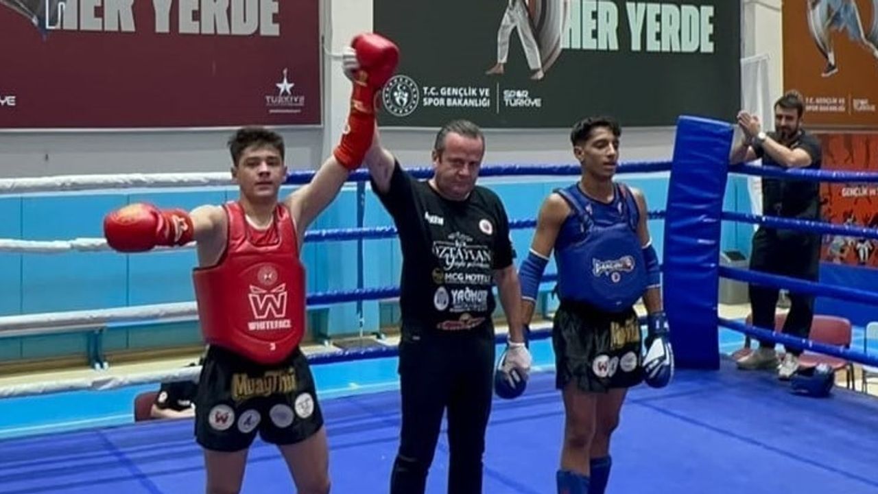 Manisa'nın muaythai takımı afyon'dan dört madalya ile döndü
