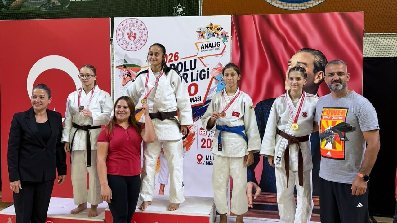 Manisa'yı kürsüye taşıyan gençler: Yunusemre'den üç bronz