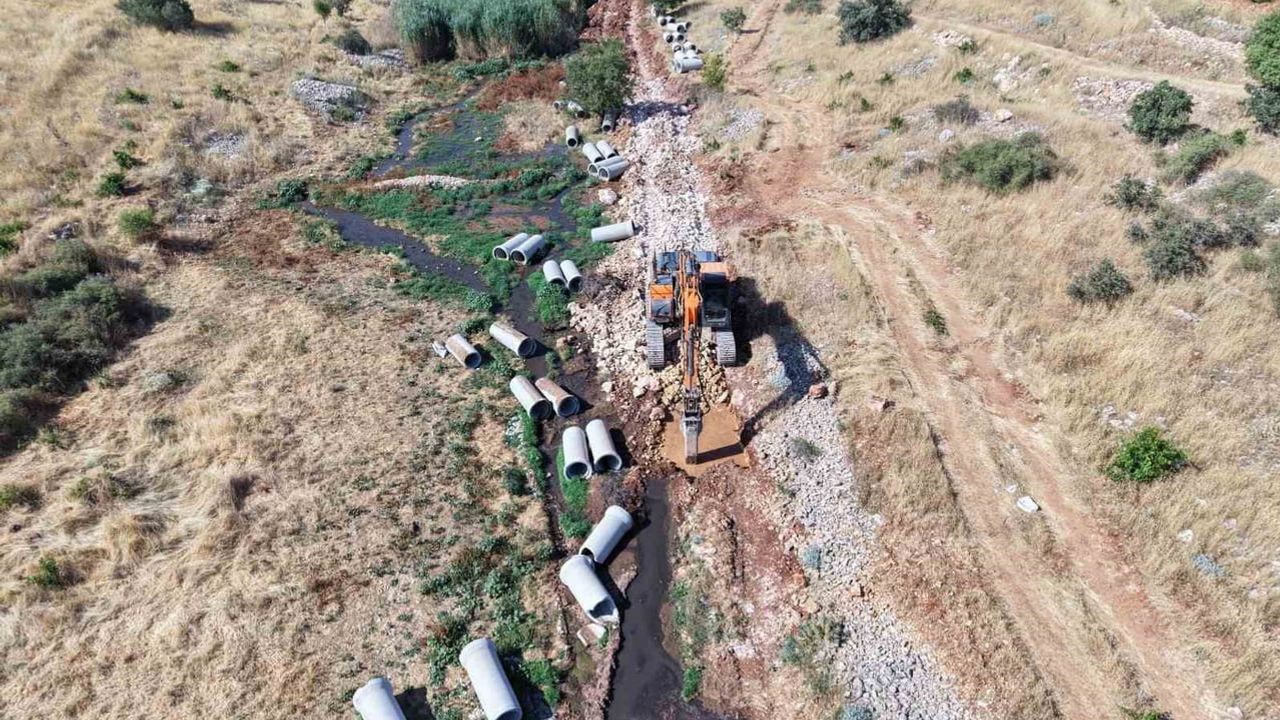 Mardin'de açık dere kapatılarak tarım arazileri geri kazanılıyor