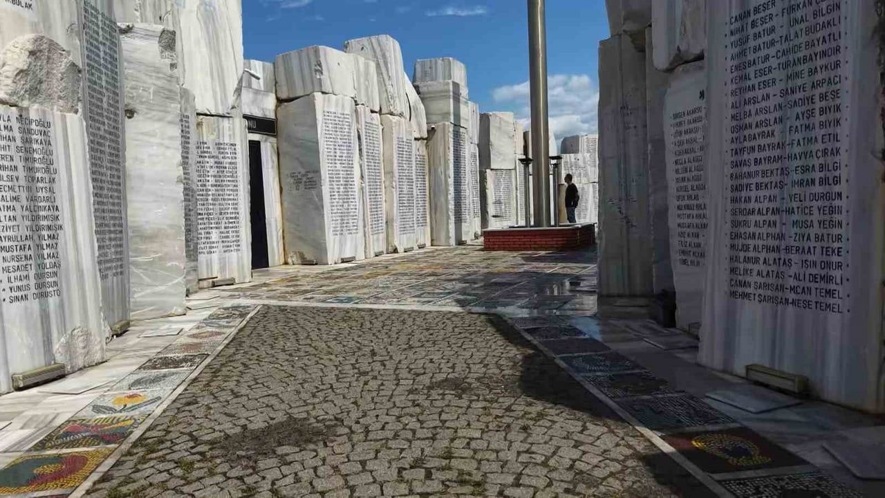 Marmara depreminden ders alan gönüllüler deprem bilincini yayıyor