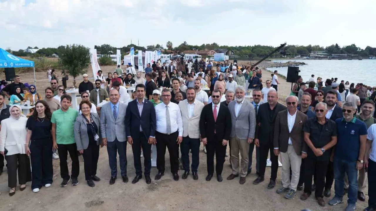 Marmara'ya nefes olacak Dipte İz deniz çayırı hamlesi Tuzla'da tanıtıldı