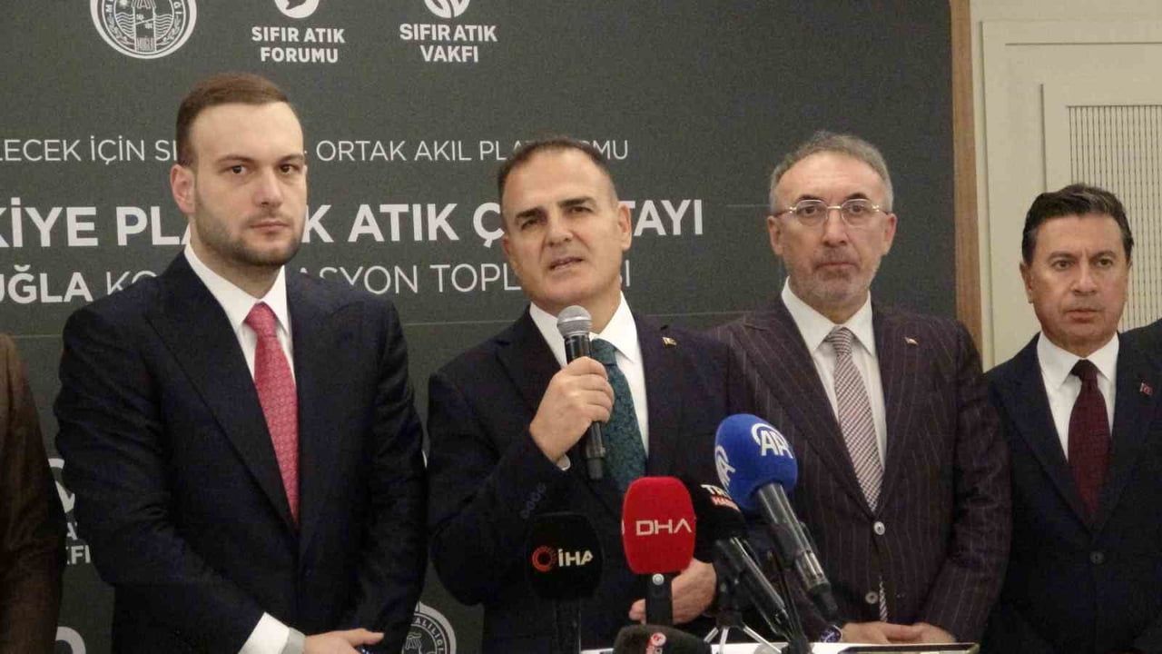 Marmaris'te plastik atıkla mücadelede yerel stratejiler masaya yatırıldı