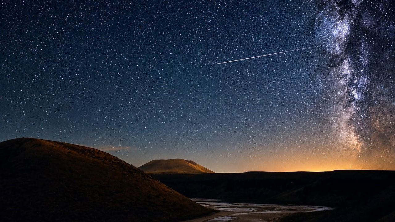 Meke Krater Gölü'nde Perseid gecesi görsel şölen