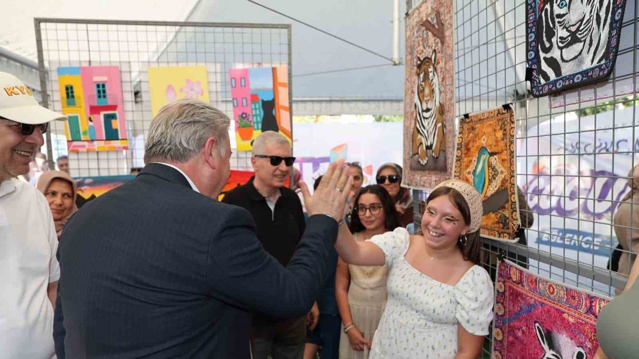Melikgazi'de çocuk şenliği Dedeman Parkı'nda coşkuyla sürdü