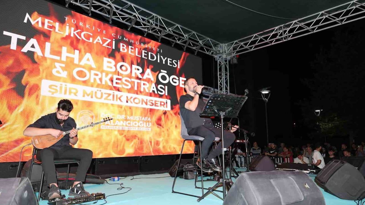 Melikgazi’de şiir ve türkülerle birlik gecesi