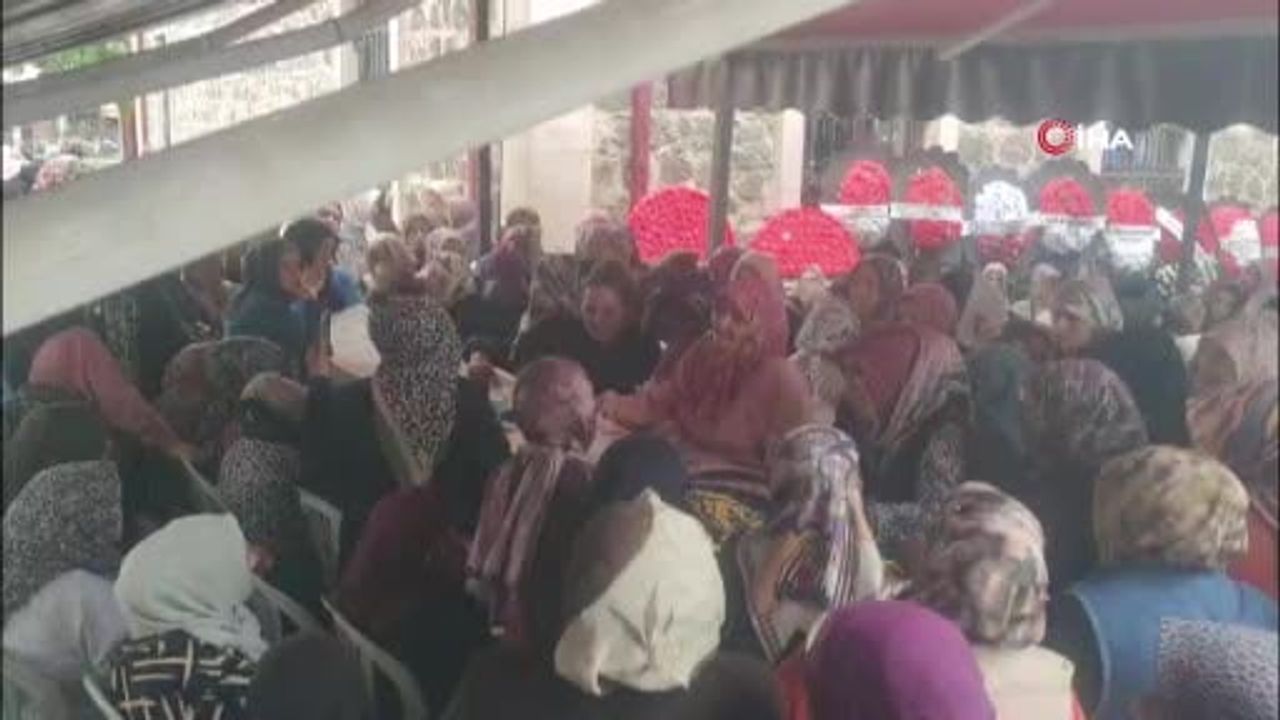 Memleket dönüşü selde yaşamını yitiren anne ve kızları uğurlanıyor