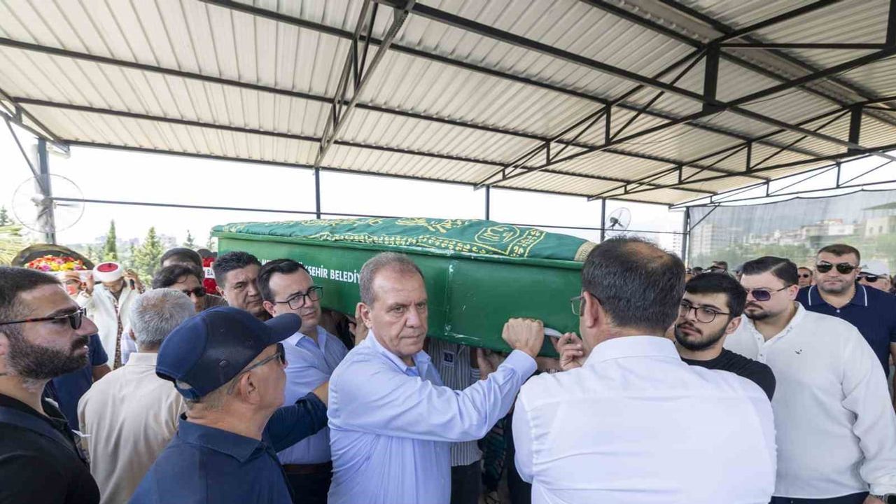 Mersin basınının duayeni Duygu Öksüz Canova için veda töreni yapıldı