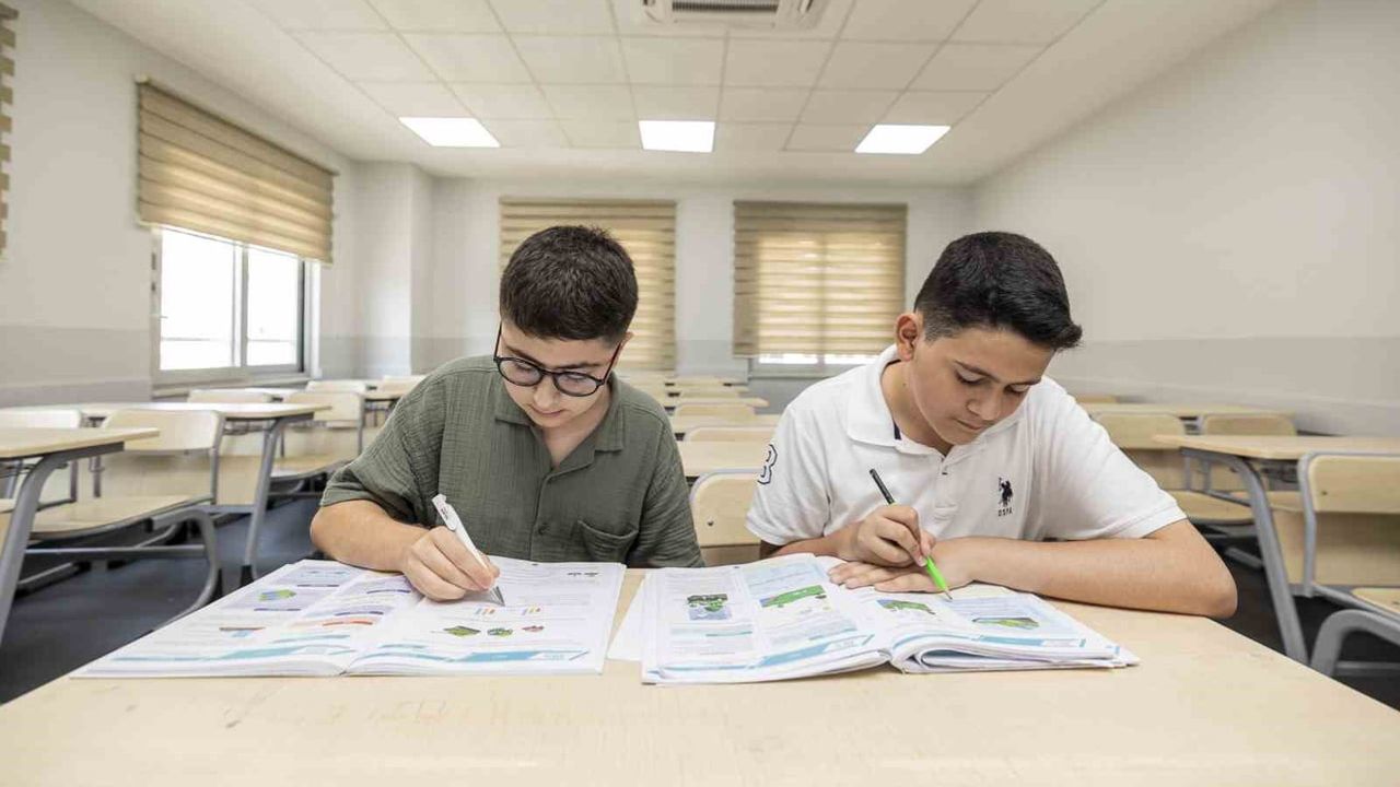 Mersin büyükşehir kursları LGS'de 328 öğrenciyi nitelikli liselere taşıdı