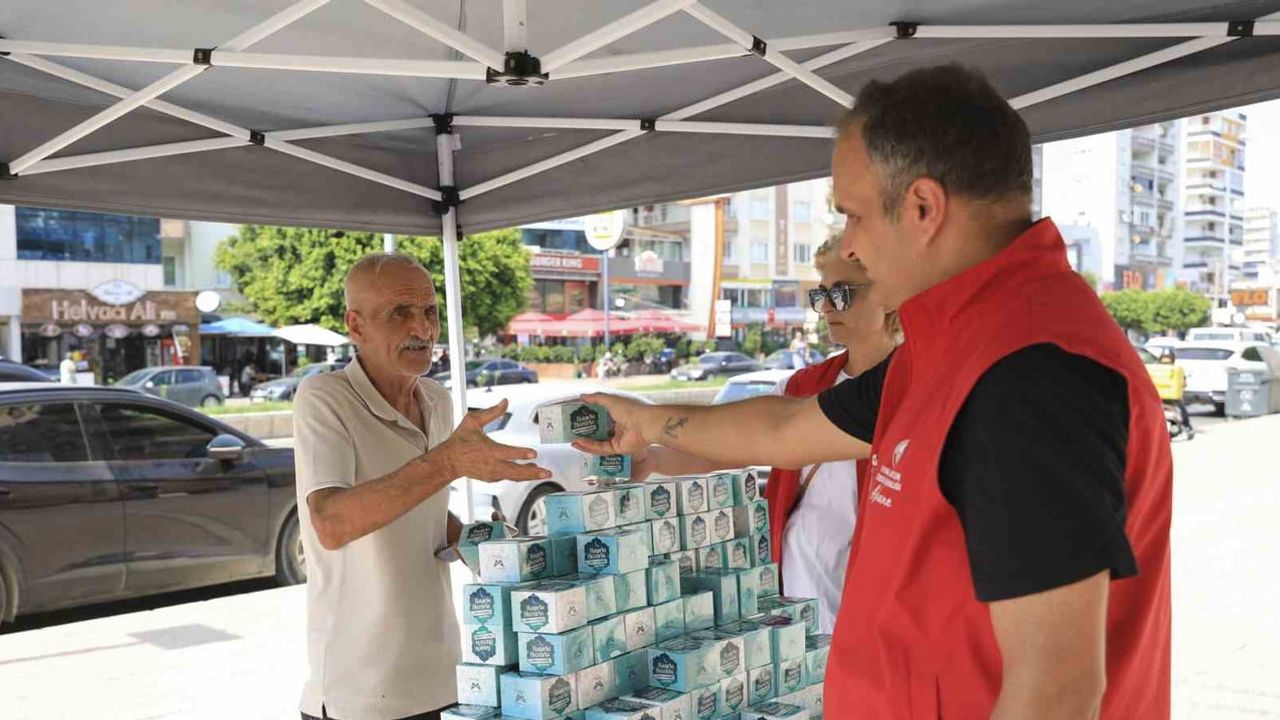 Mersin'de 15 bin simitle kandil geleneği yaşatıldı