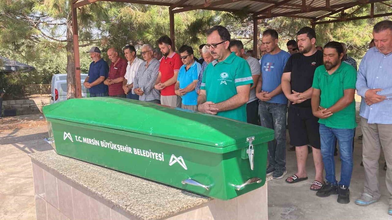 Mersin'de kasklı saldırıda ağır yaralanan 80 yaşındaki adam yaşamını yitirdi