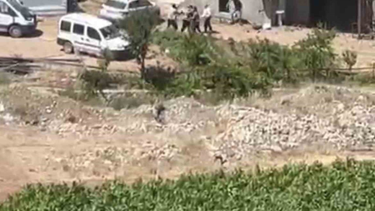 Mestan'da arazi kavgası görüntüleri: kamyonetin çarpmasıyla yaralanma anı kayıtta