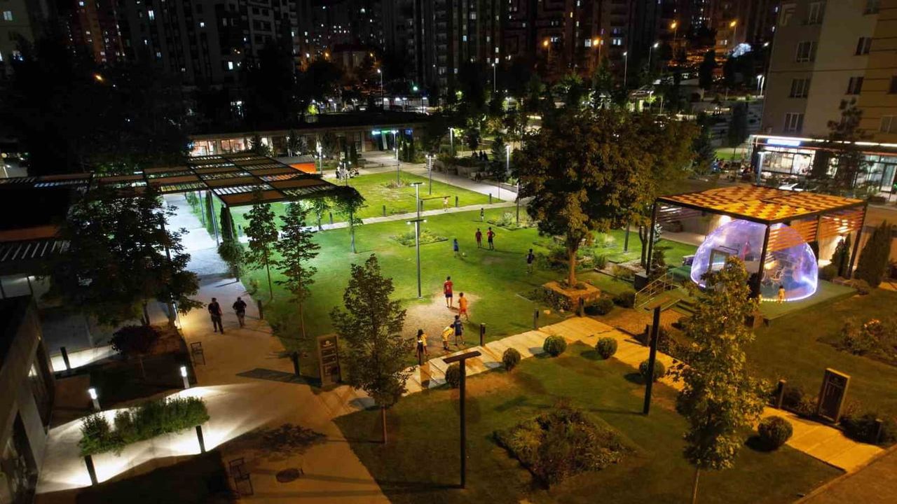 Mevlana Meydanı mahalleye ışık ve yaşam kattı